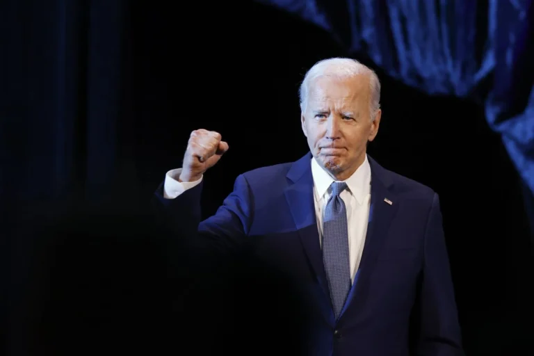 Biden slams Trump’s “big and beautiful” tax bill as a giveaway to billionaires.Photo:EFE.